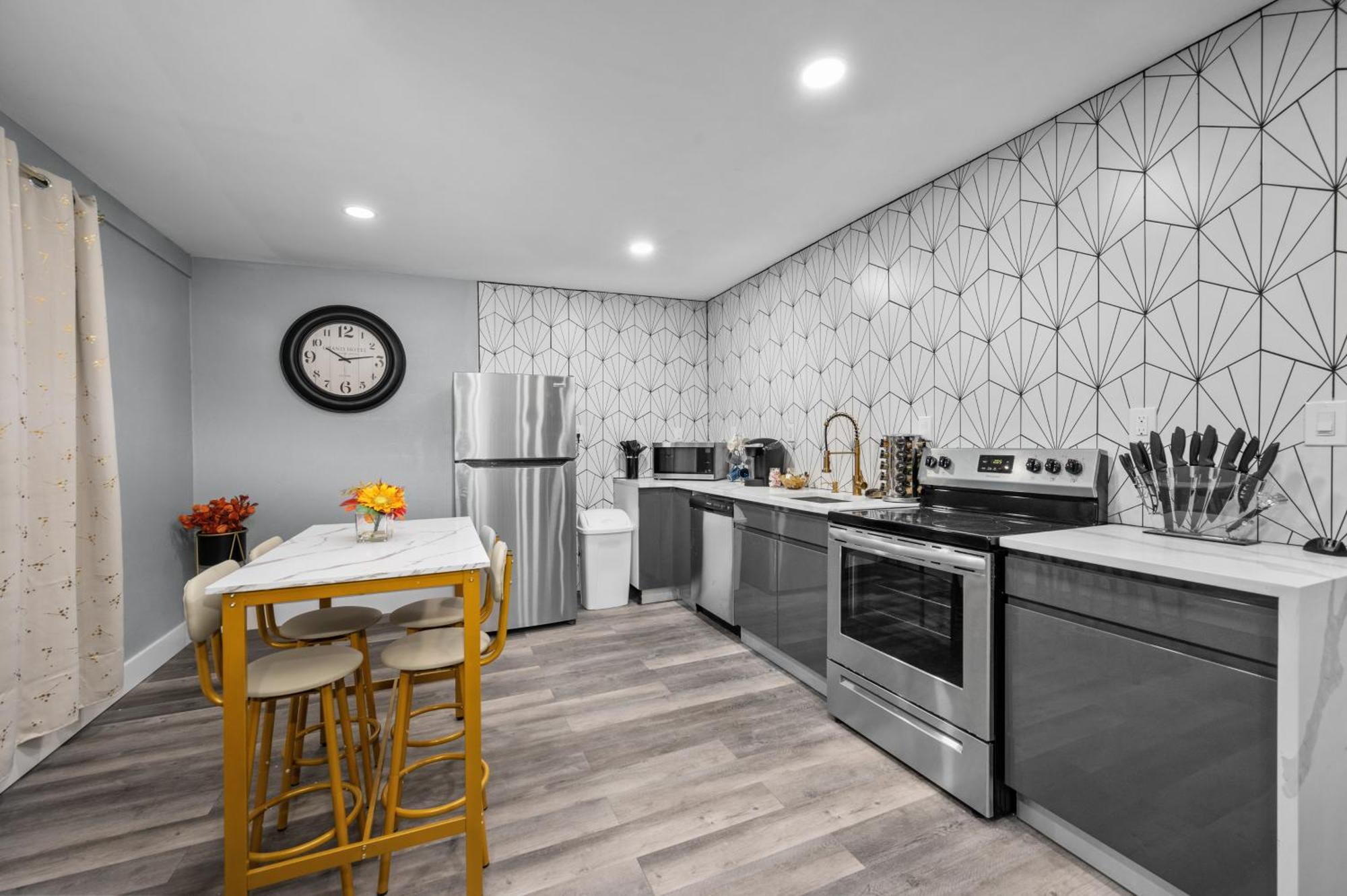 Modern 2Br City Center Getaway With Free Park Houston Exterior foto